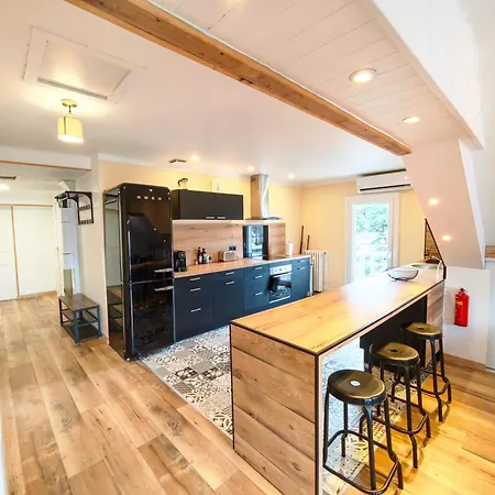 Le Cerf - Parking Privatif - 5mn A Pied Du *