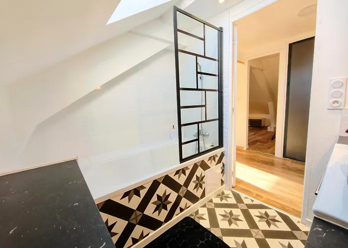 Le Cerf - Parking Privatif - 5mn A Pied Du *