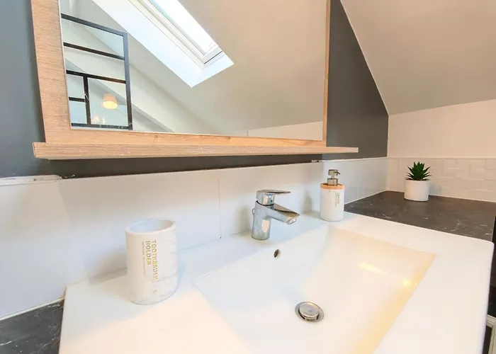 Le Cerf - Parking Privatif - 5mn A Pied Du Apartment